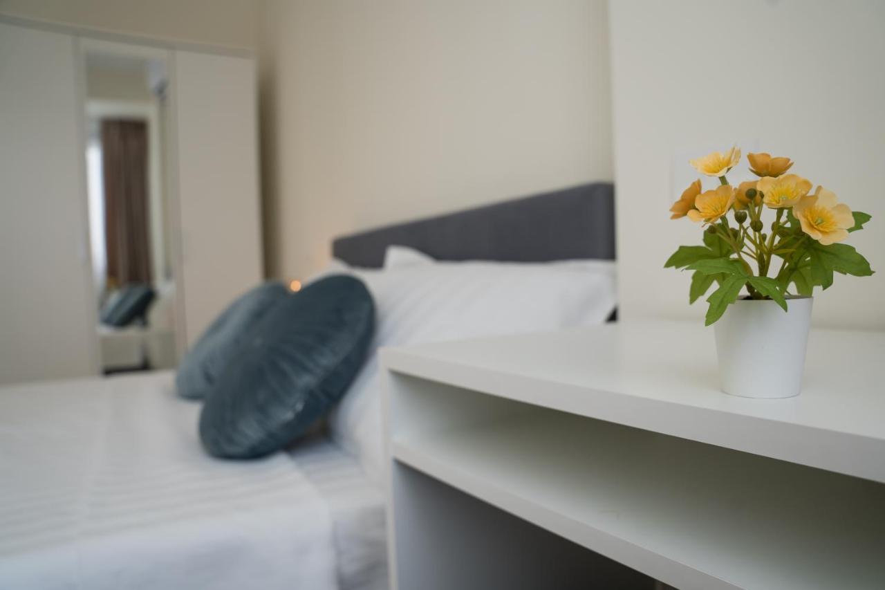 Azaleea Apartments Bucarest Extérieur photo
