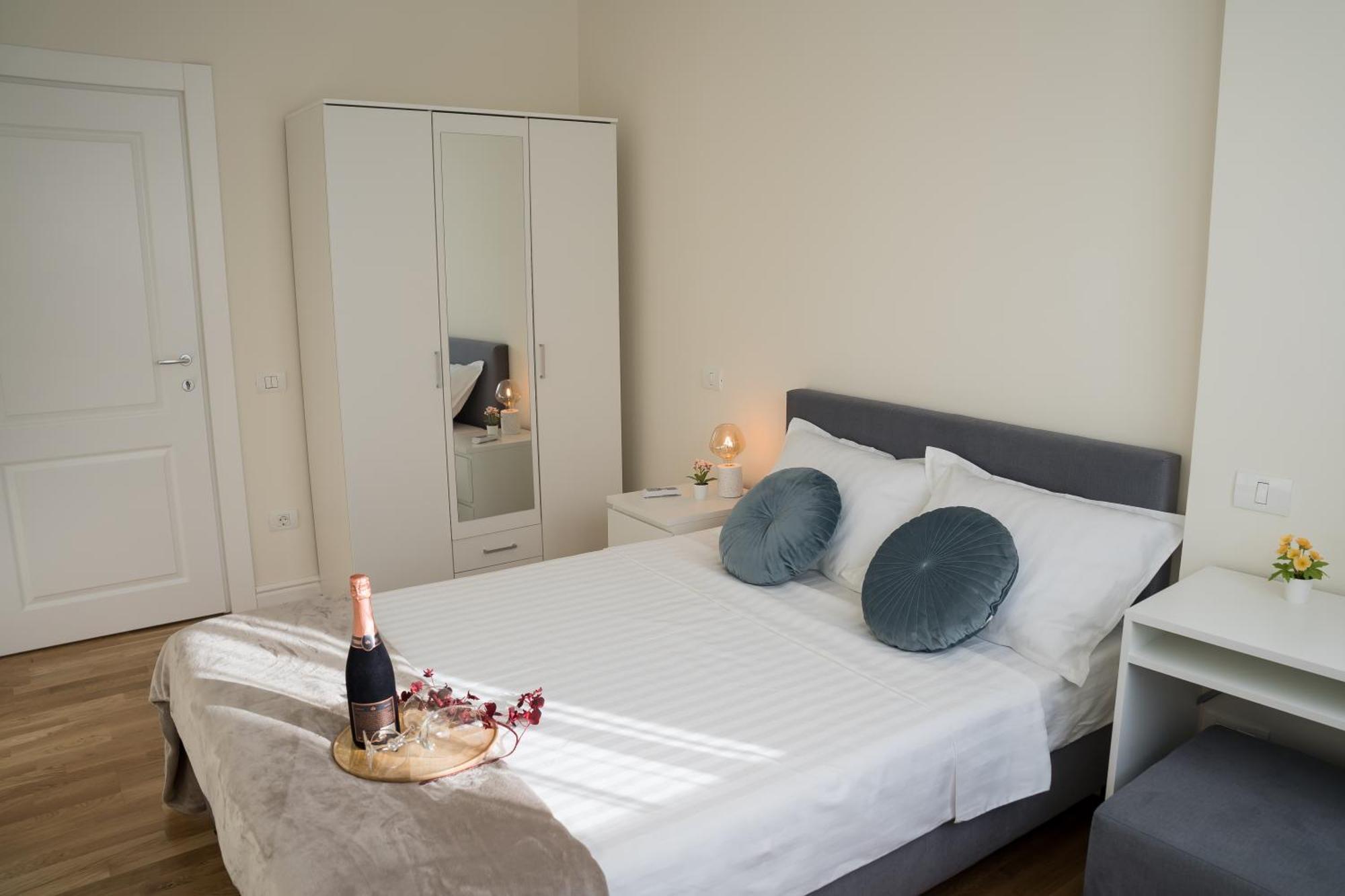 Azaleea Apartments Bucarest Extérieur photo